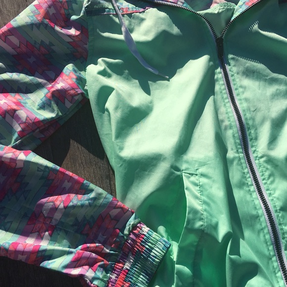 EMPYRE  WINDBREAKER w/ AZTEC PRINT - Picture 6 of 8